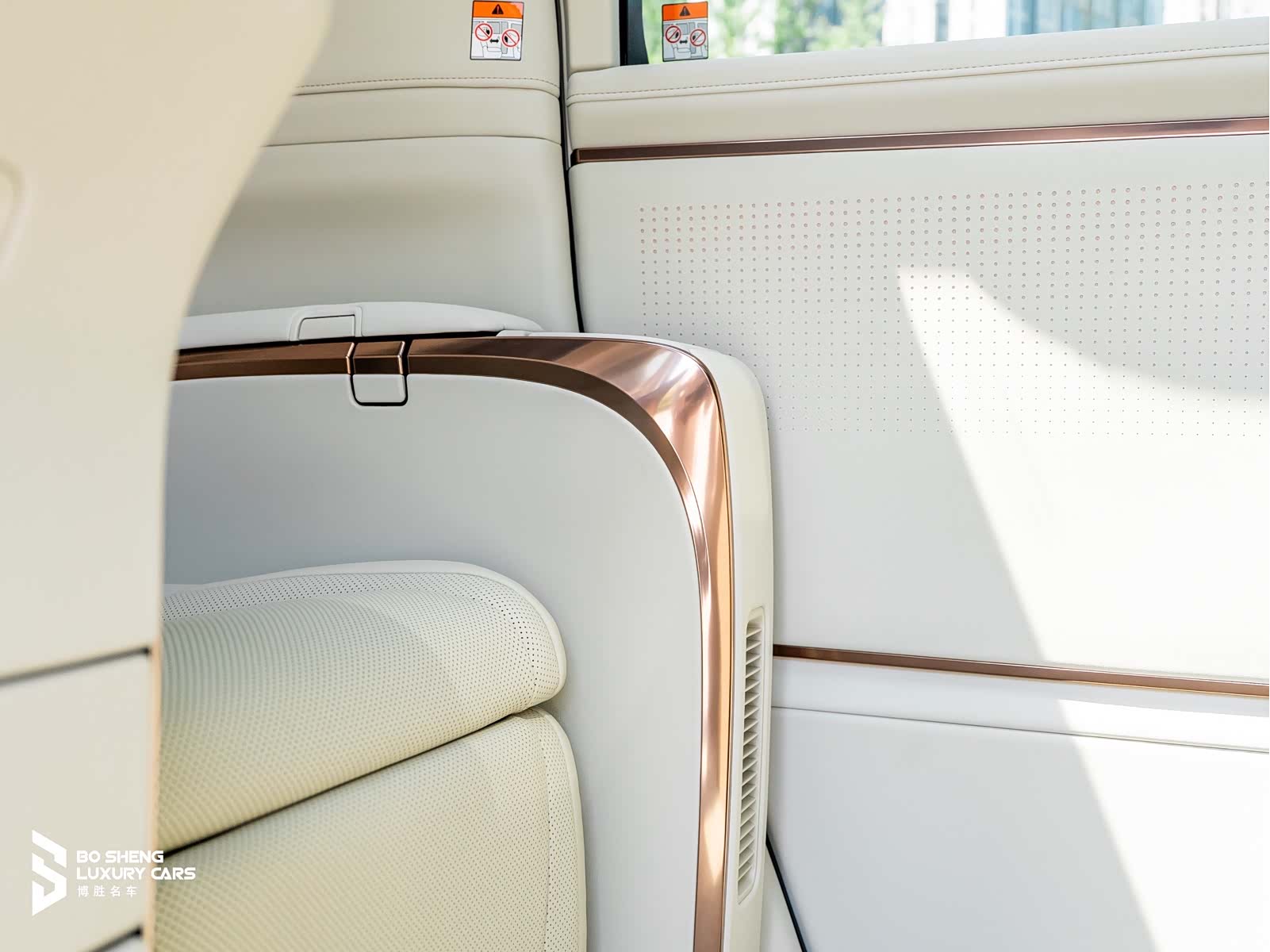 Lexus LM, 2025 26