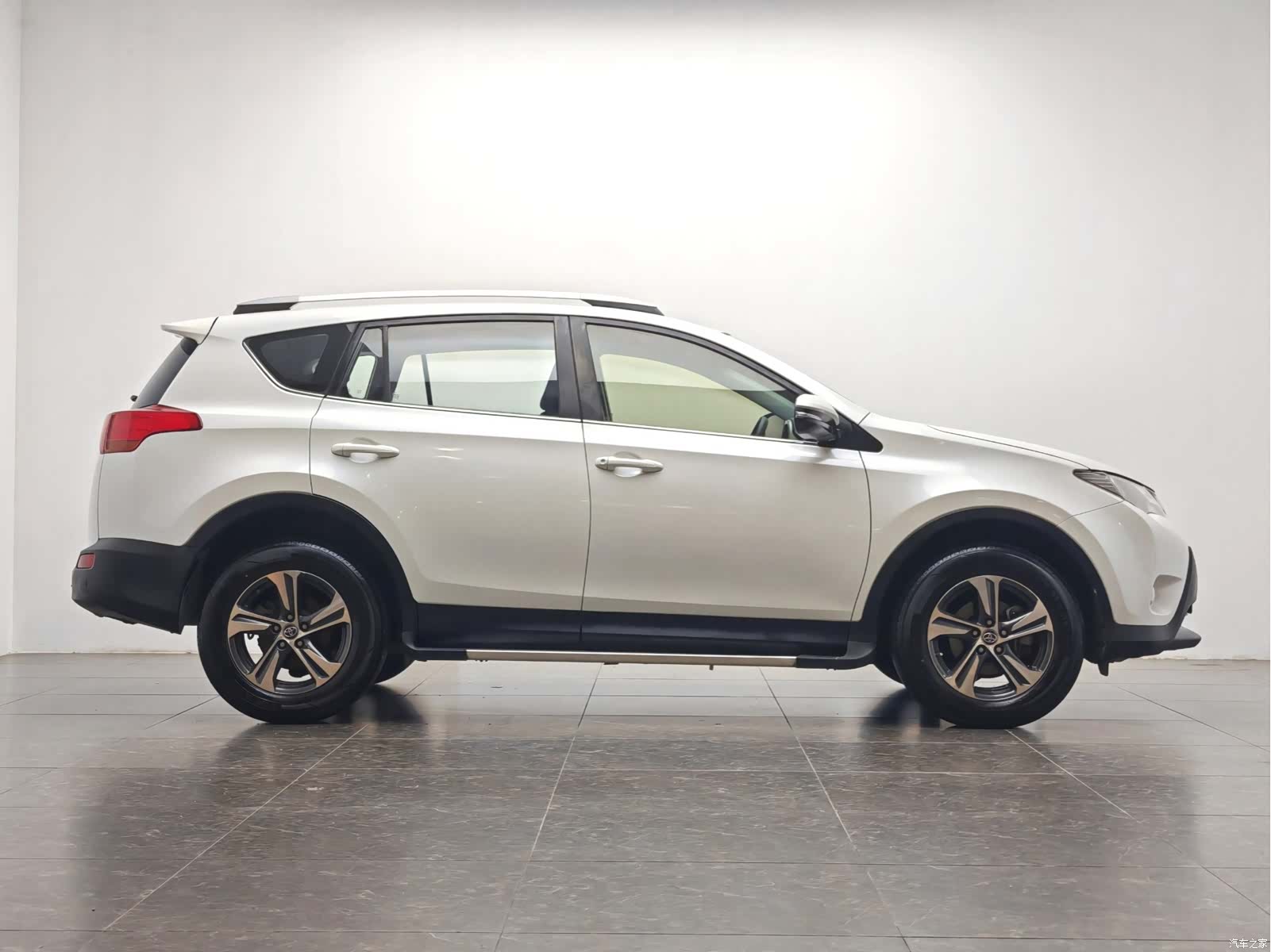 Toyota RAV4, 2016 11