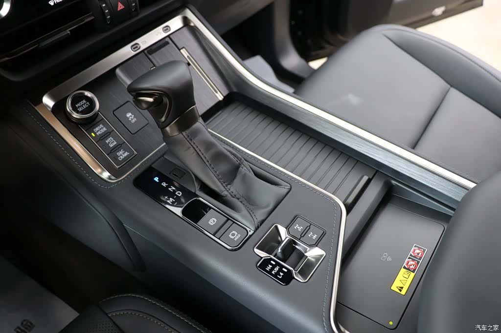 Lexus GX, 2025 14