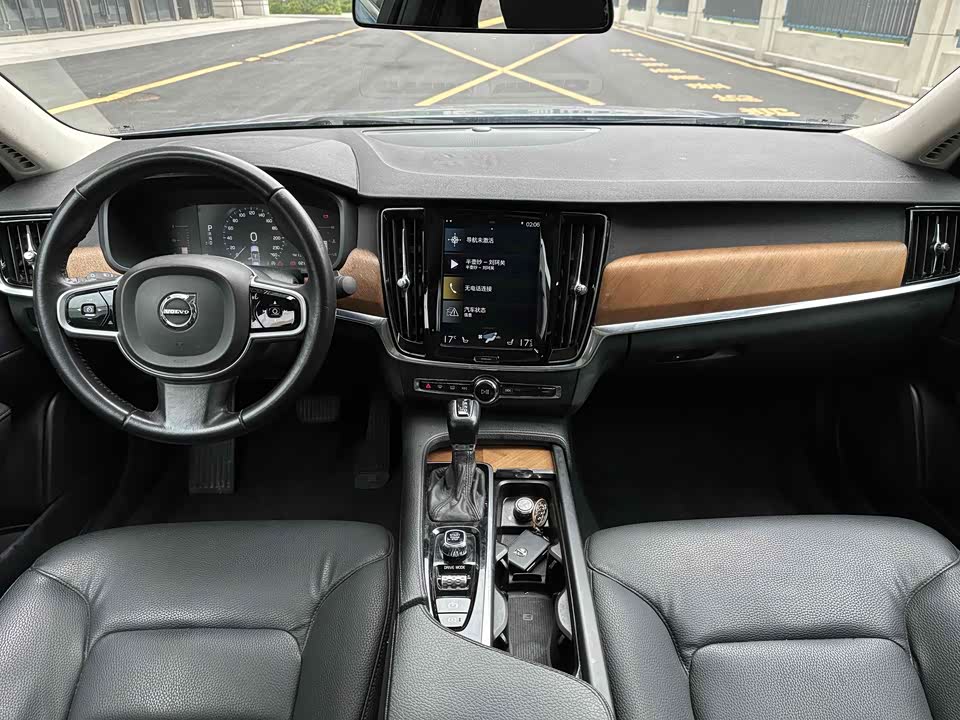 Volvo S90