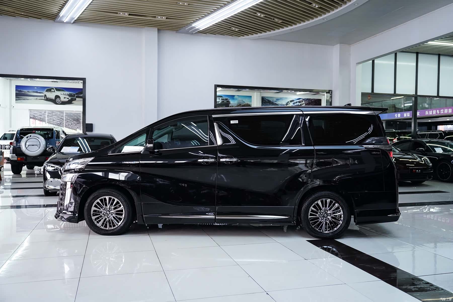 Toyota Vellfire, 2022 2