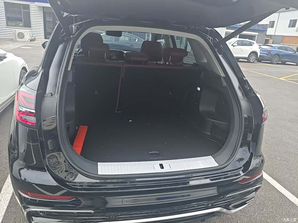 Hongqi HS5, 2024 19