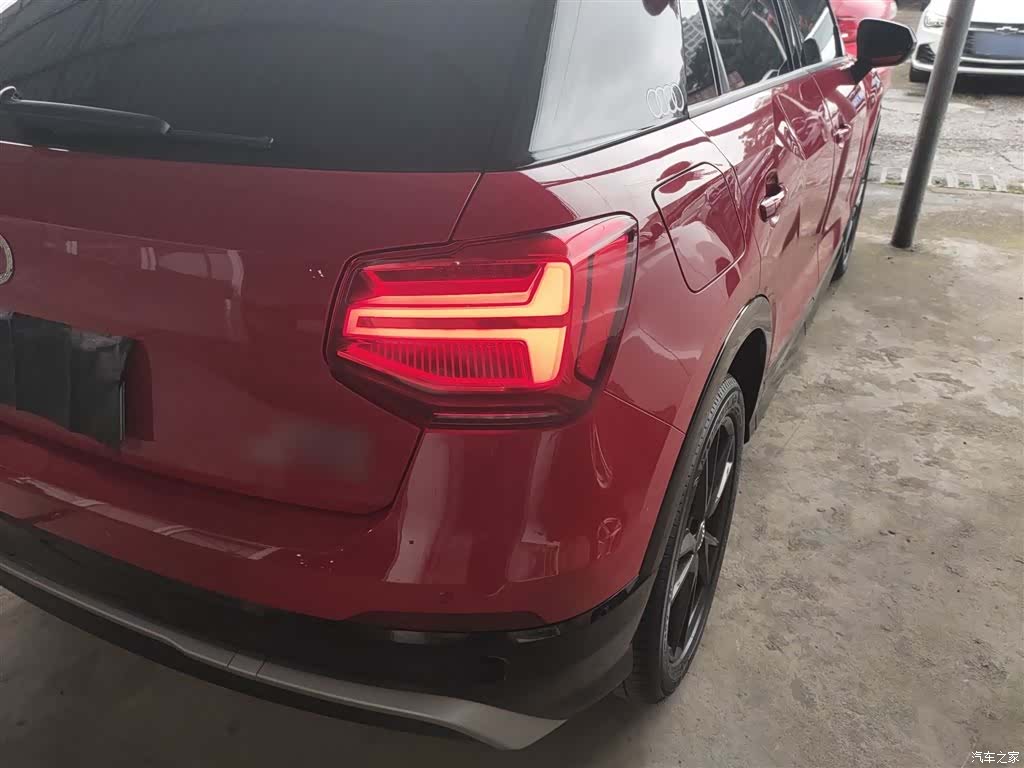 Audi Q2L, 2019 23