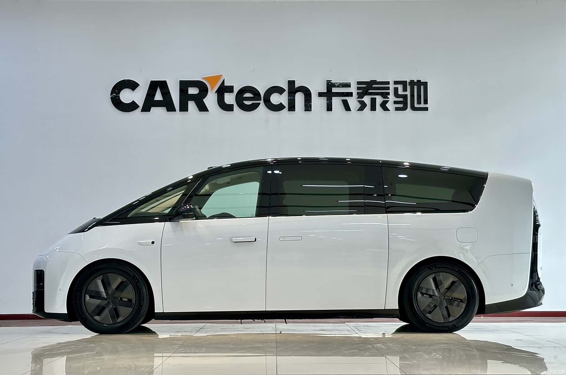 Li Auto MEGA, 2025 4