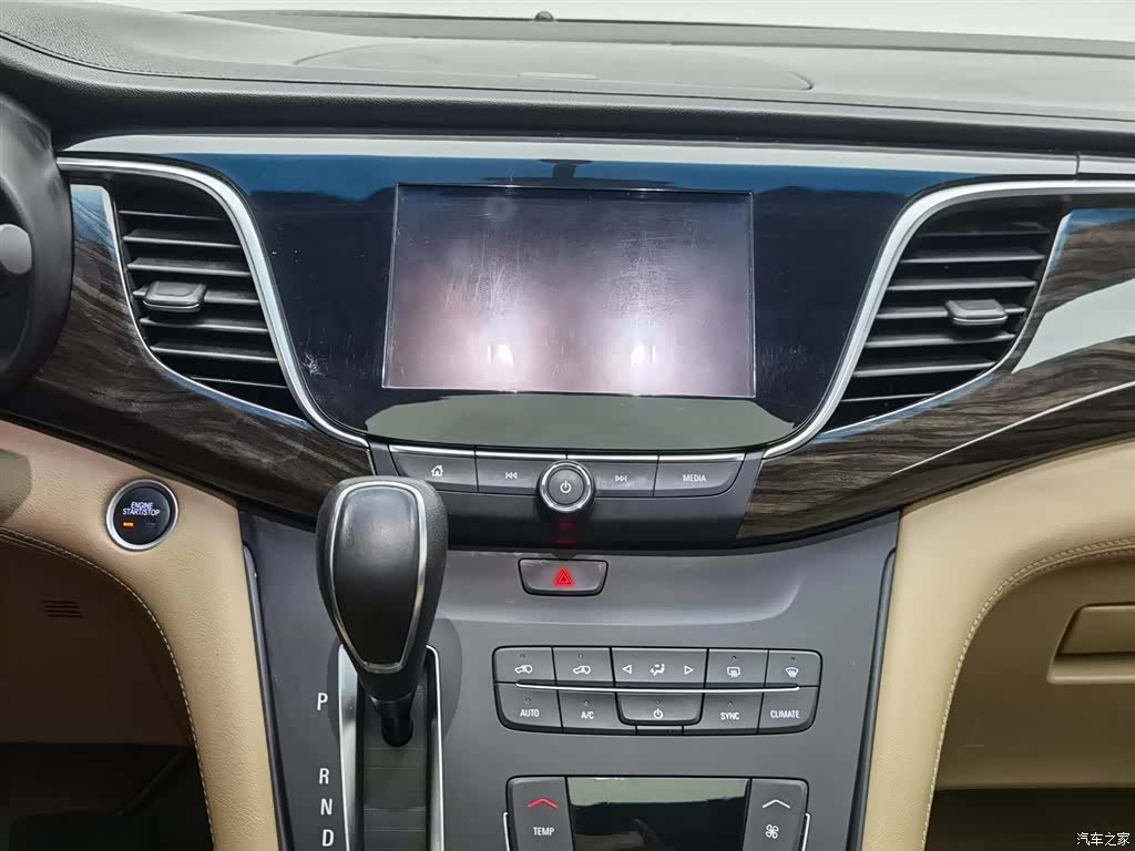 Buick GL8, 2017 12