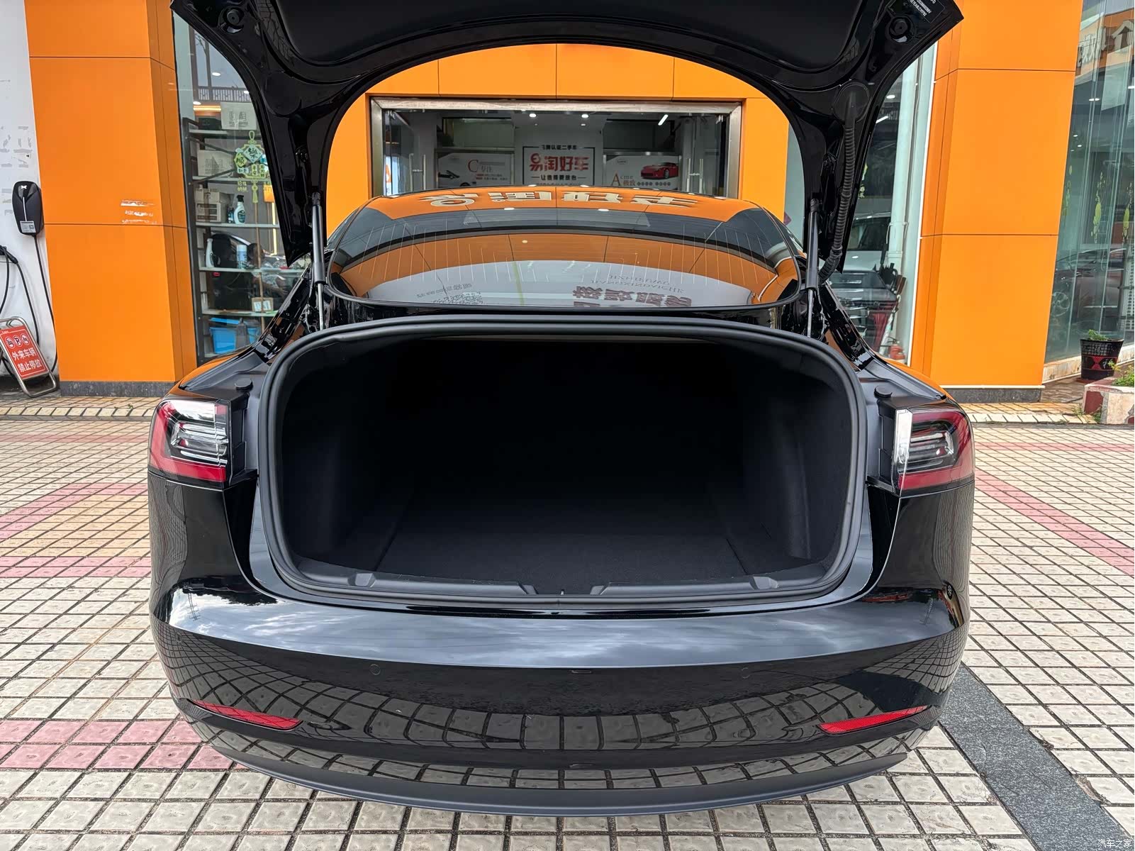 Tesla Model 3, 2020 30