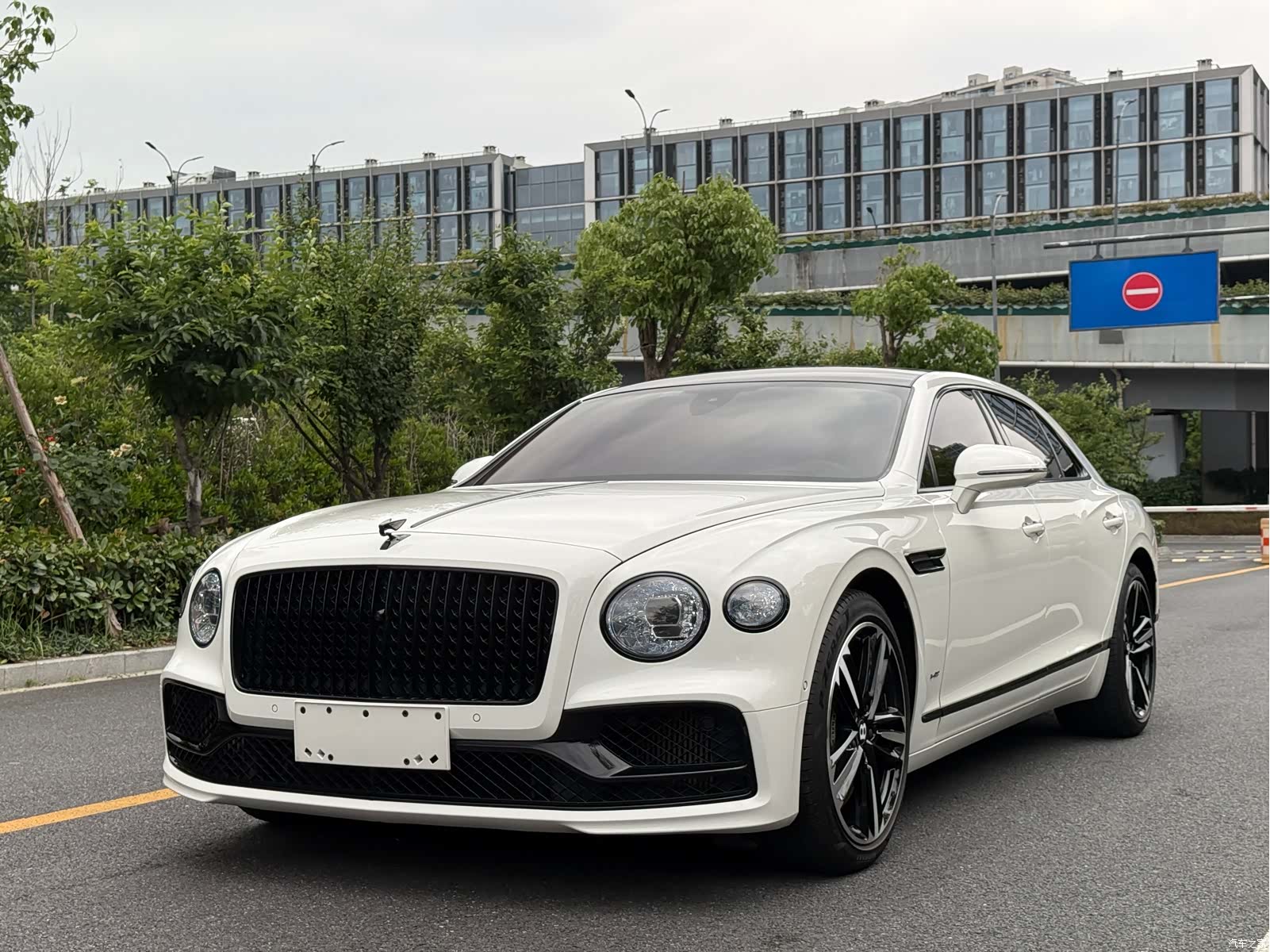 Bentley Flying Spur, 2021 2