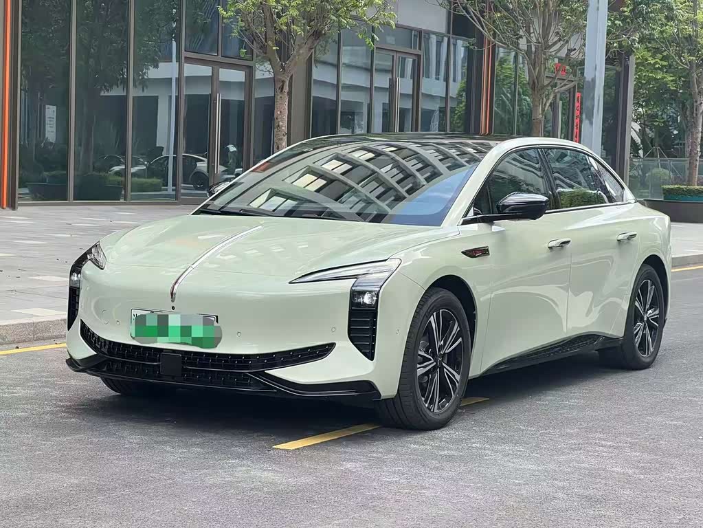 Hongqi EH7
