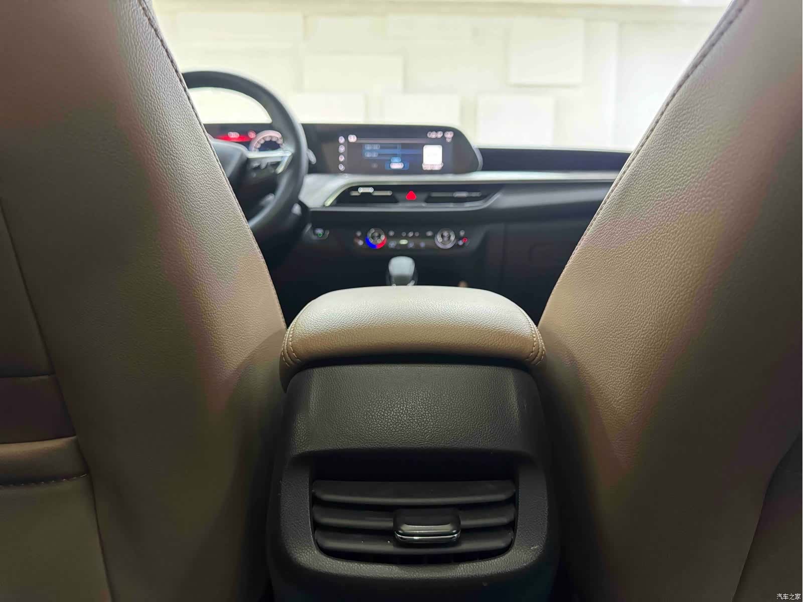 Buick GL6, 2022 18