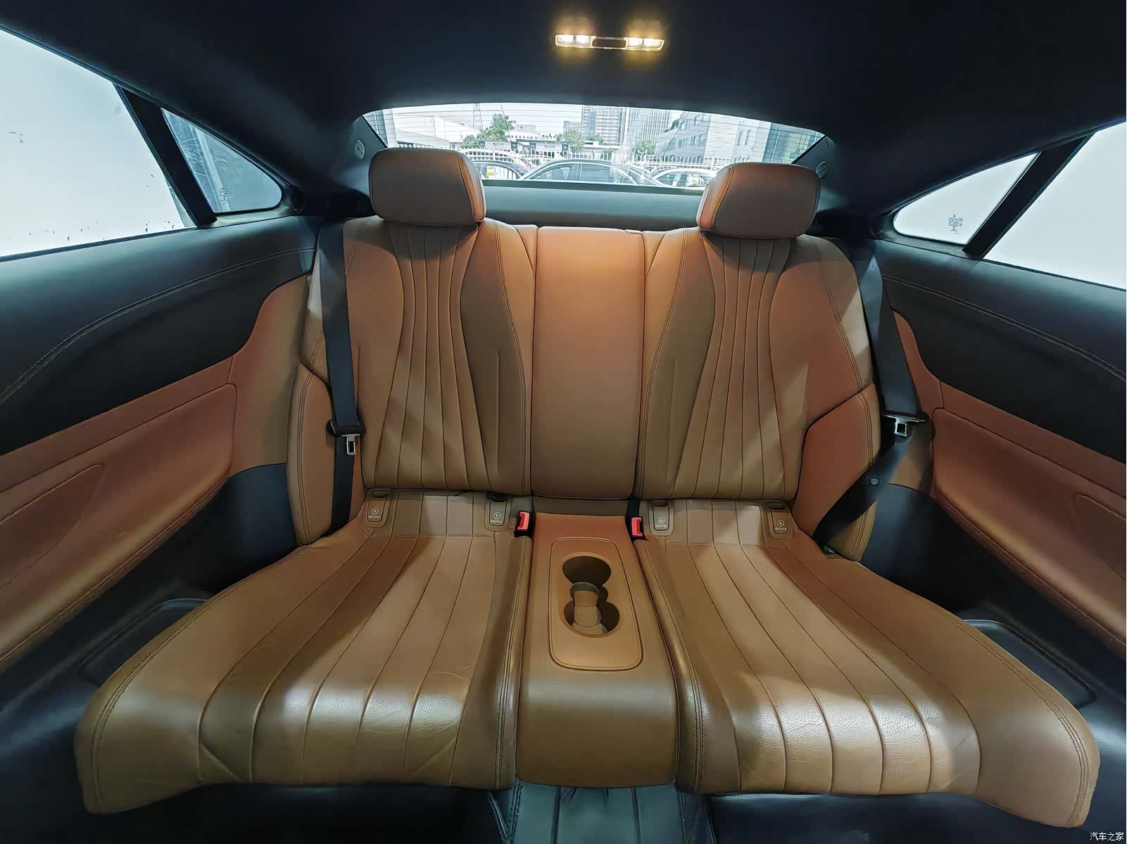 Mercedes-Benz E-Class, 2022 10