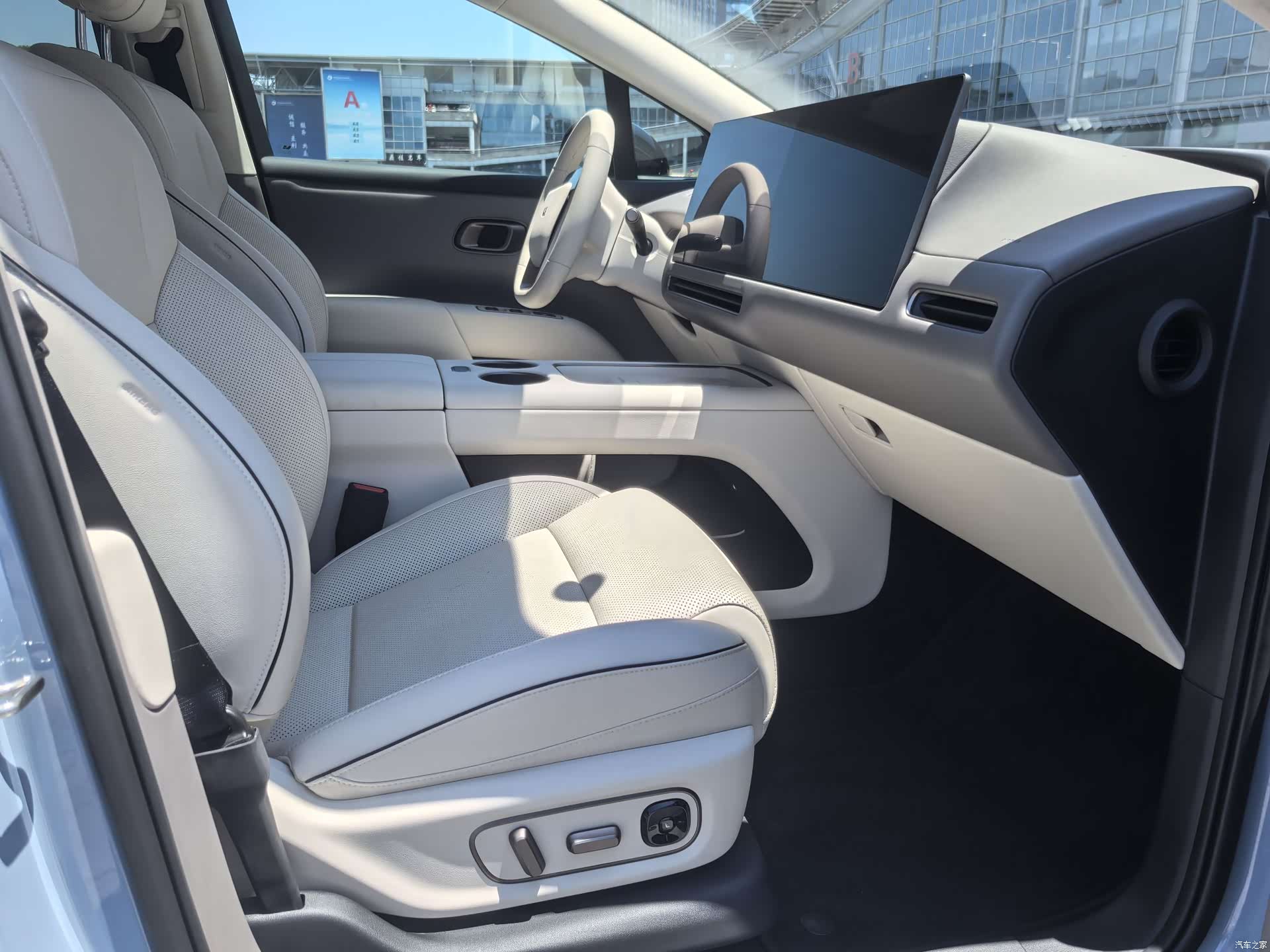 Li Auto i8, 2025 8