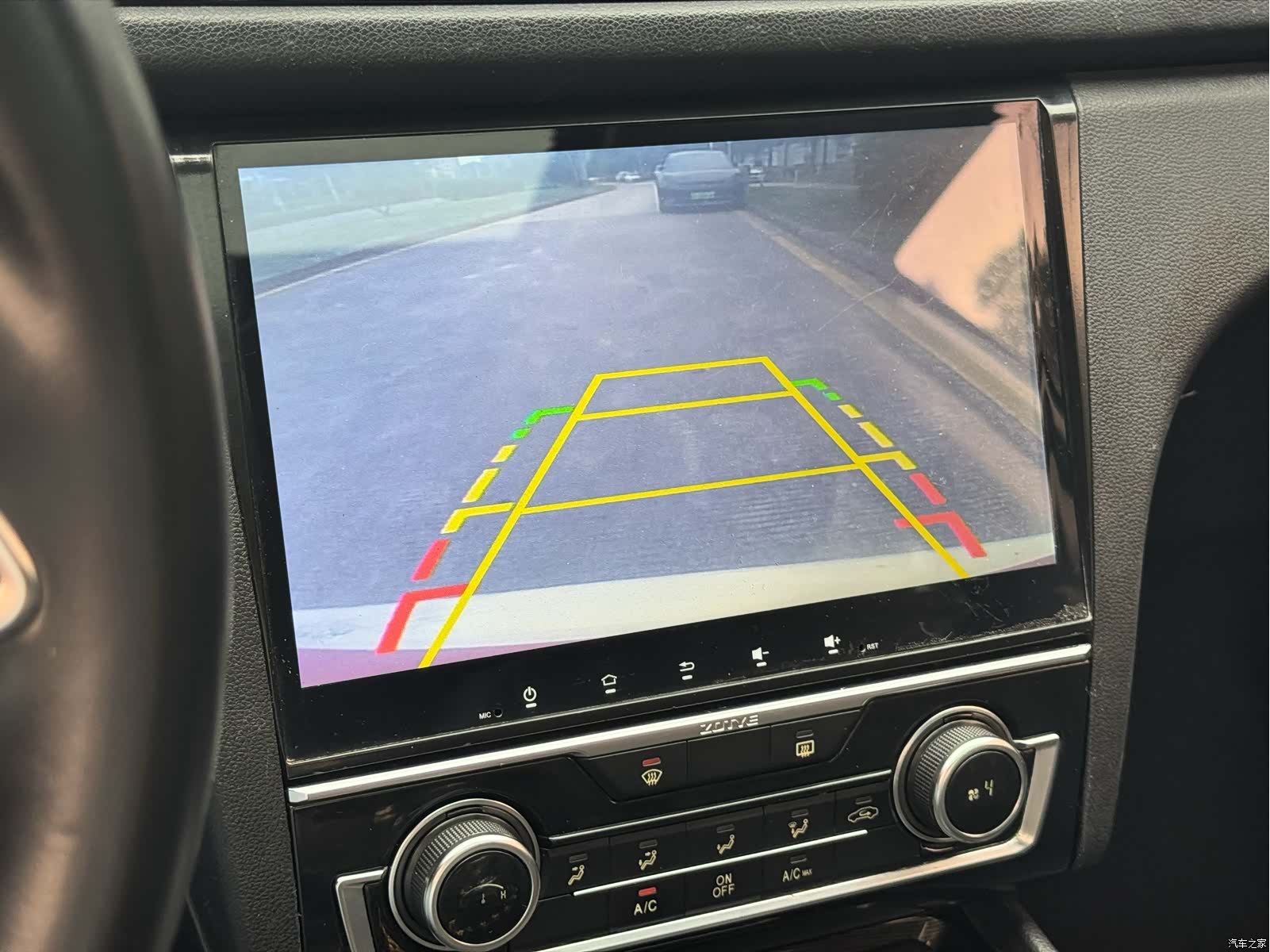 Zotye Z560, 2017 15