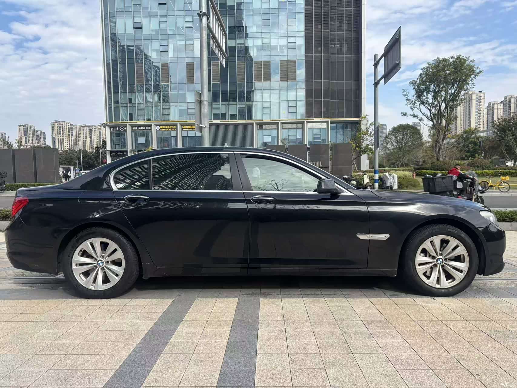 BMW 7 Series, 2011 2