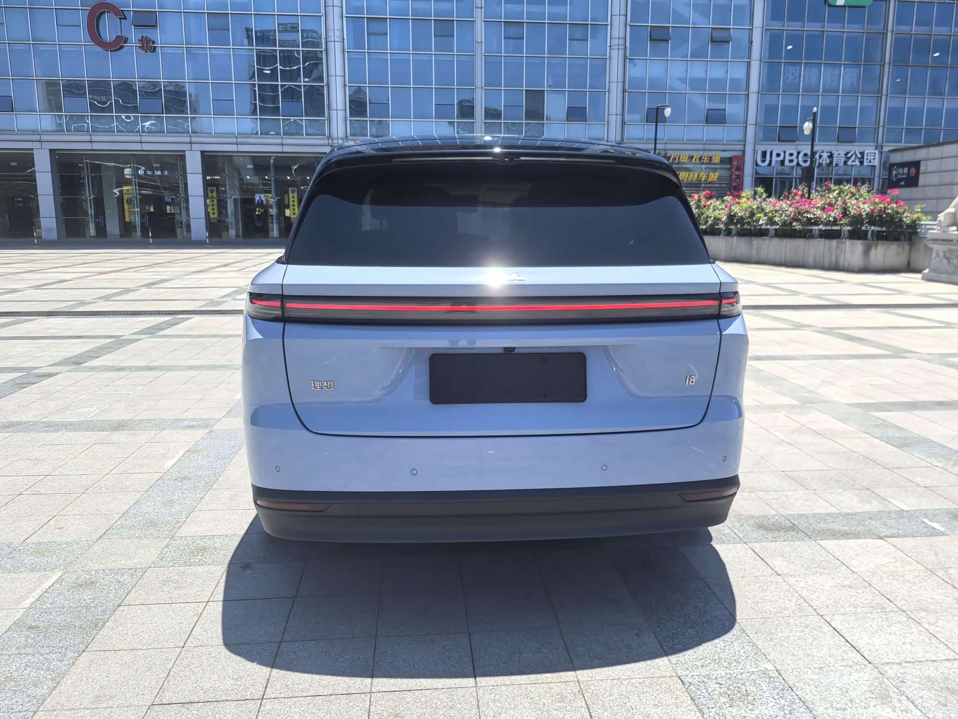 Li Auto i8, 2025 12