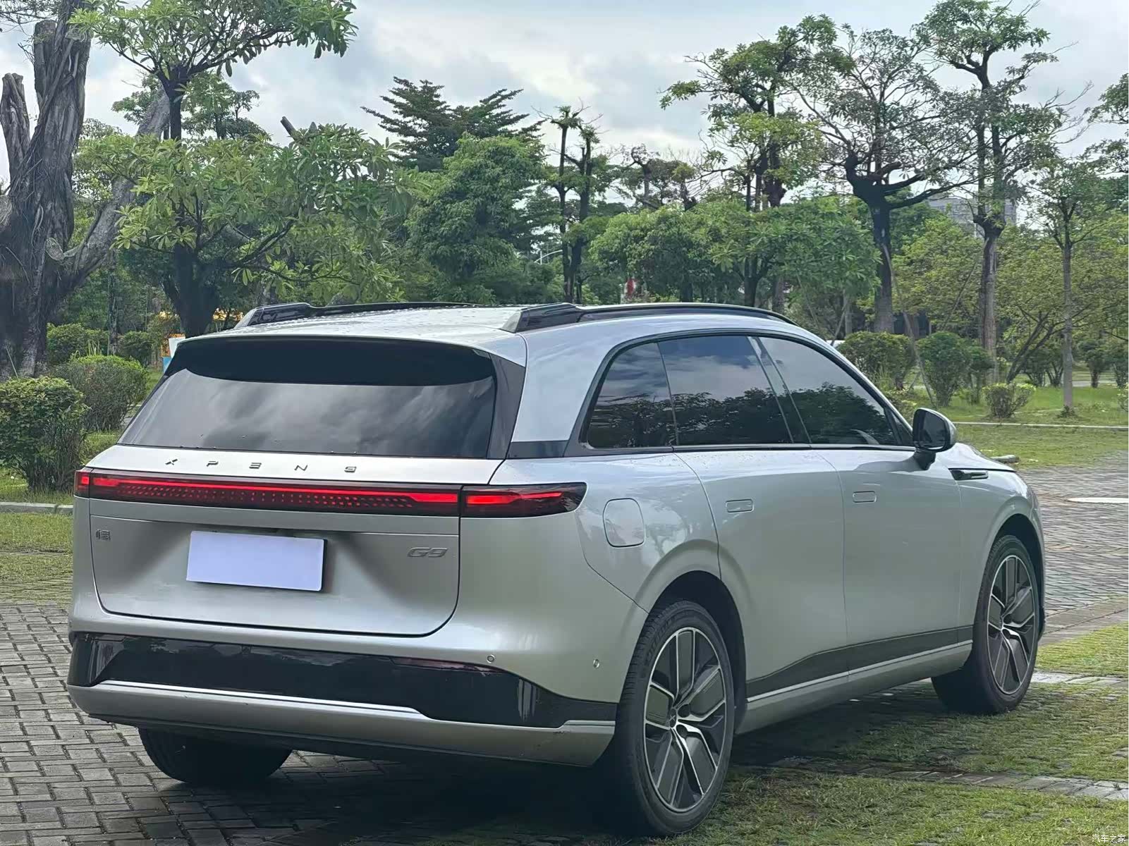 Xpeng G9, 2023 9