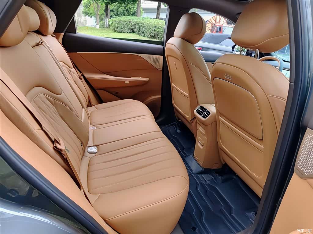 DongFeng L8, 2025 11