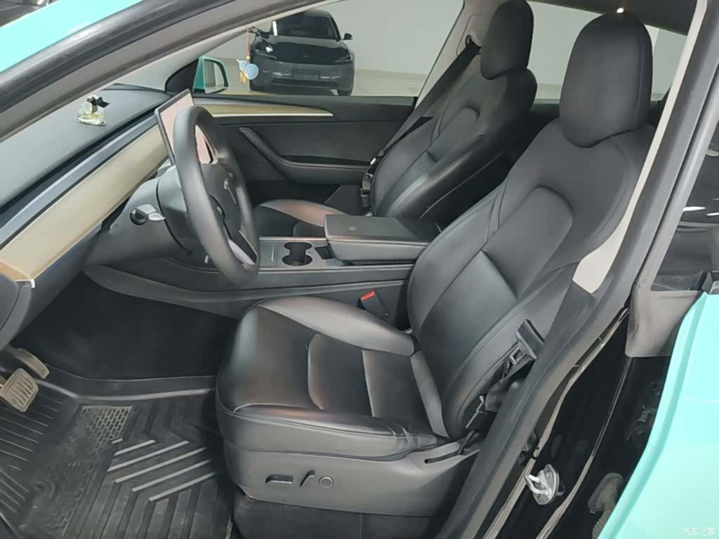 Tesla Model Y, 2022 15