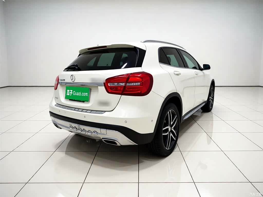 Mercedes-Benz GLA, 2015 4