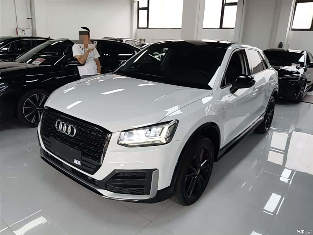 Audi Q2L, 2021 1