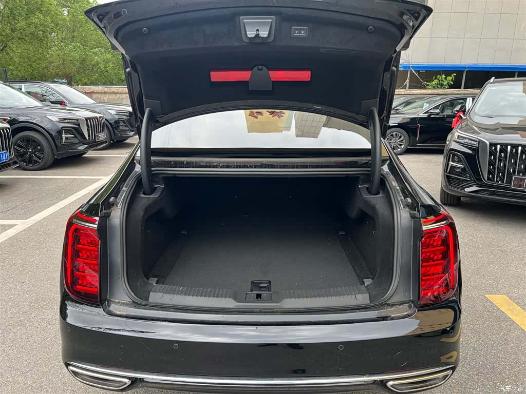 Hongqi H9, 2026 10