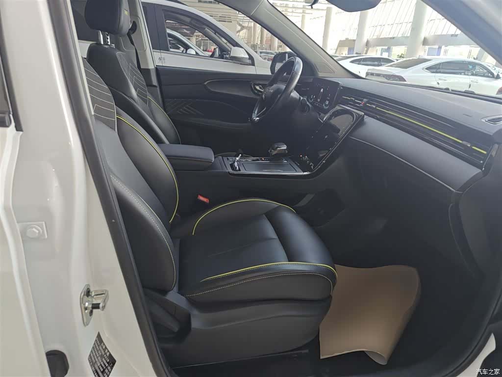 Roewe RX5, 2022 25