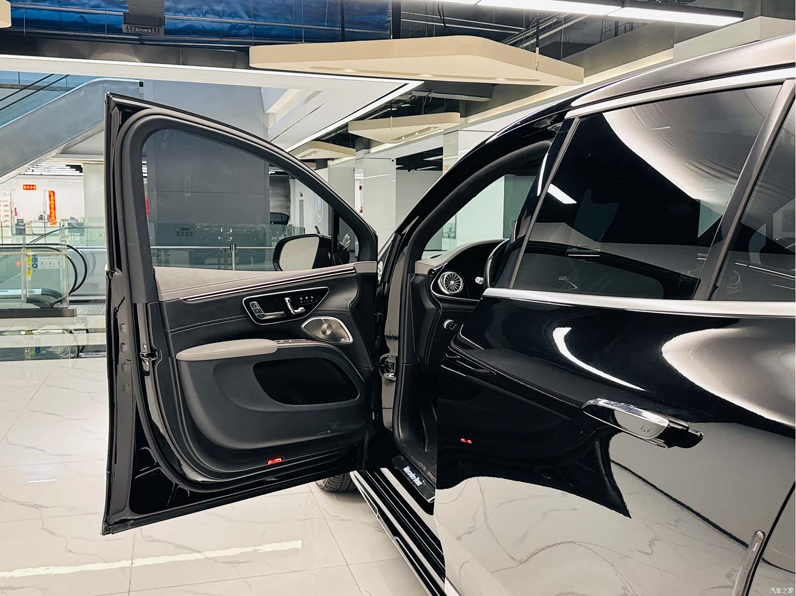 Mercedes-Benz EQS, 2023 15