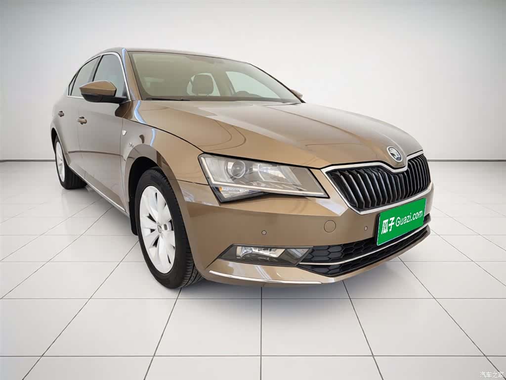 Skoda Superb, 2019 4