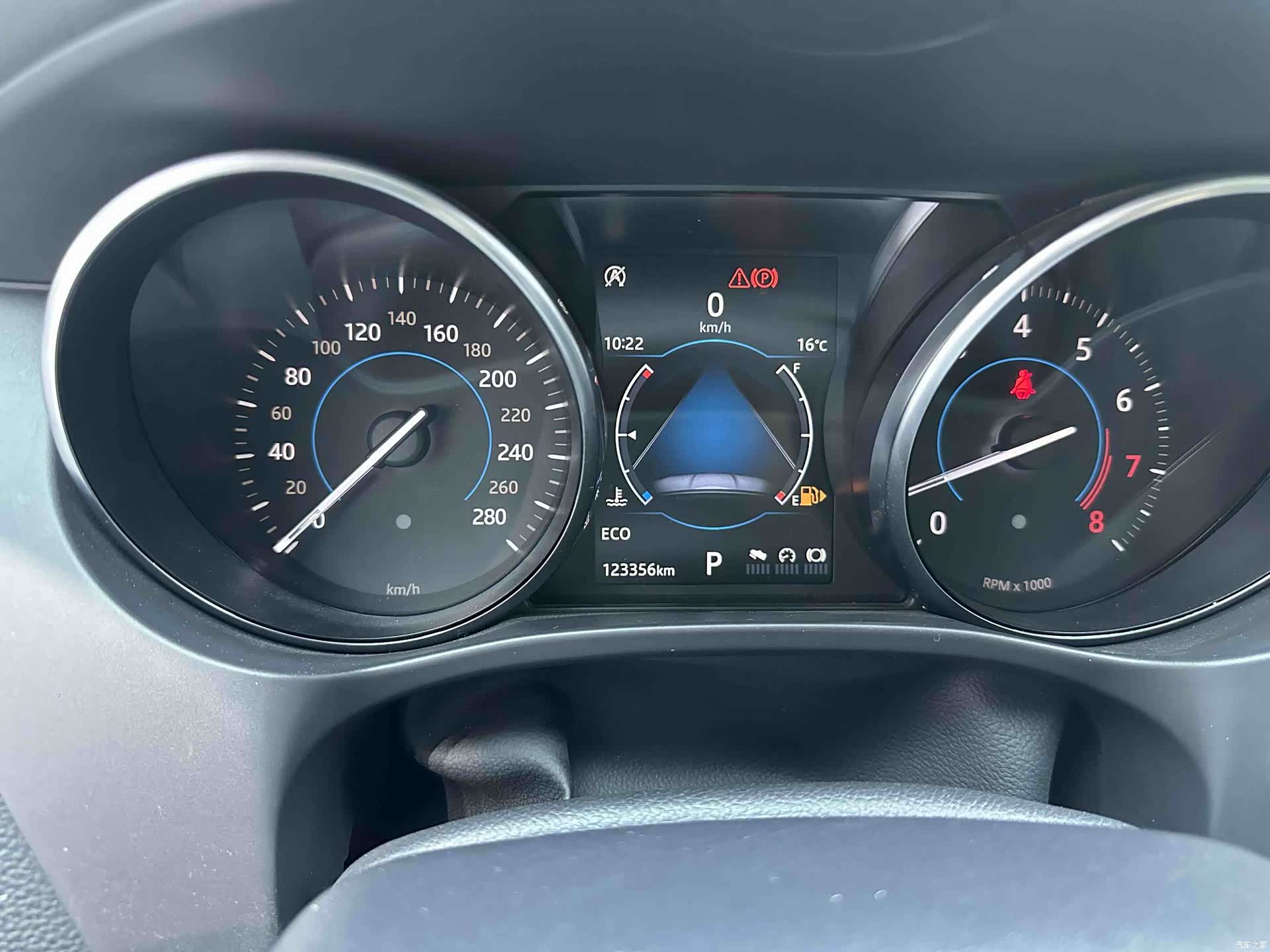 Jaguar F-PACE, 2018 8