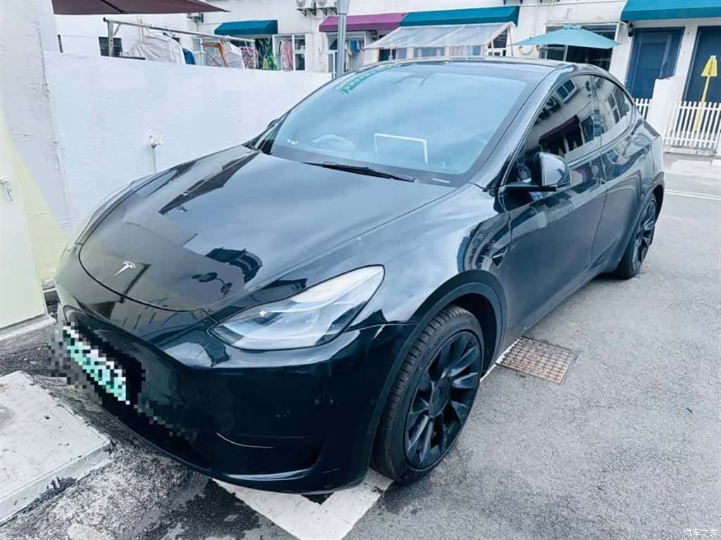 Tesla Model Y, 2023 1