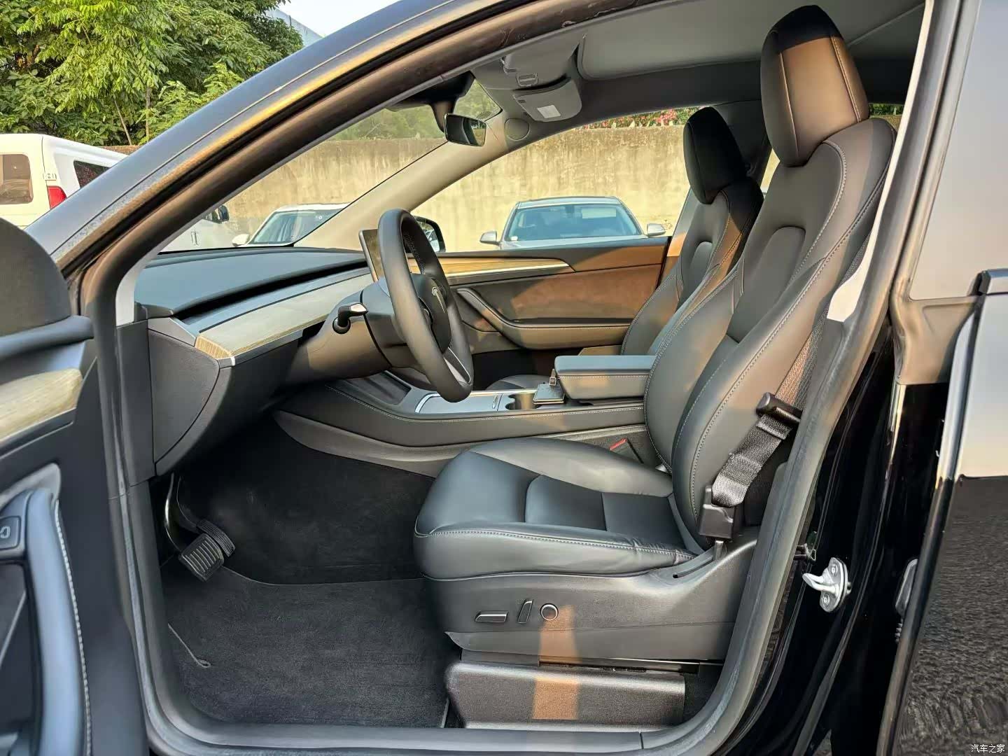 Tesla Model Y, 2023 15