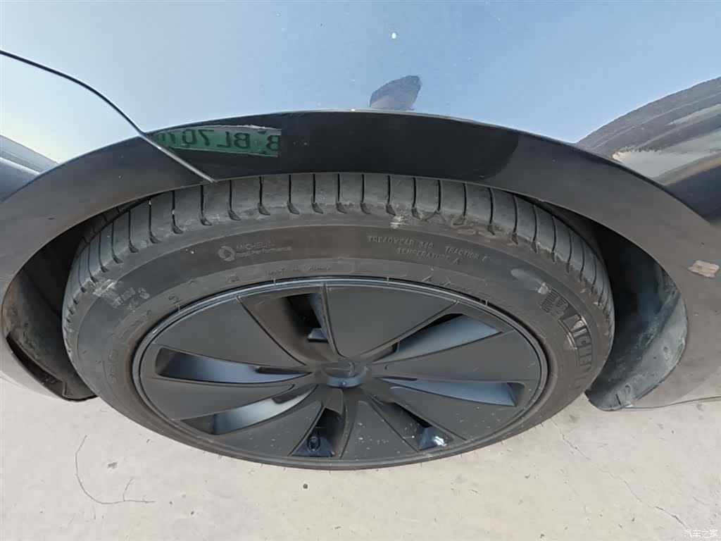 Tesla Model 3, 2024 23
