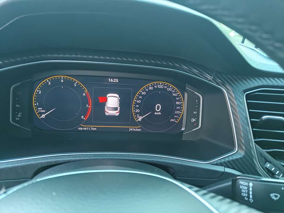 Volkswagen T-ROC exploring Songs