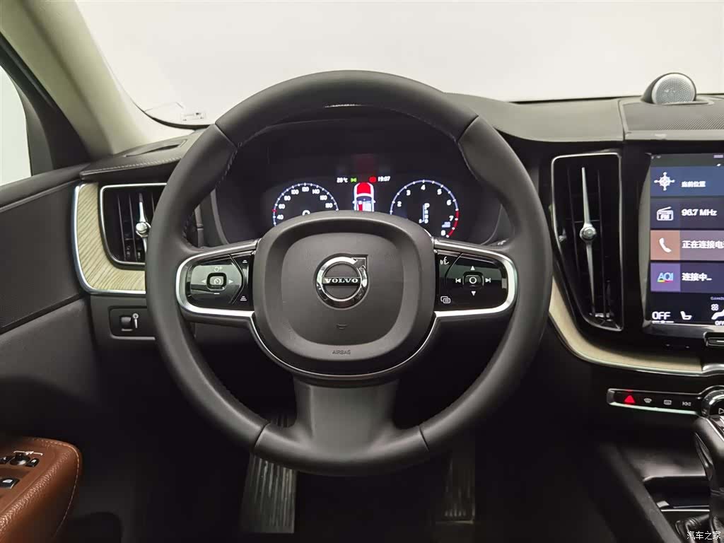 Volvo XC60, 2019 11