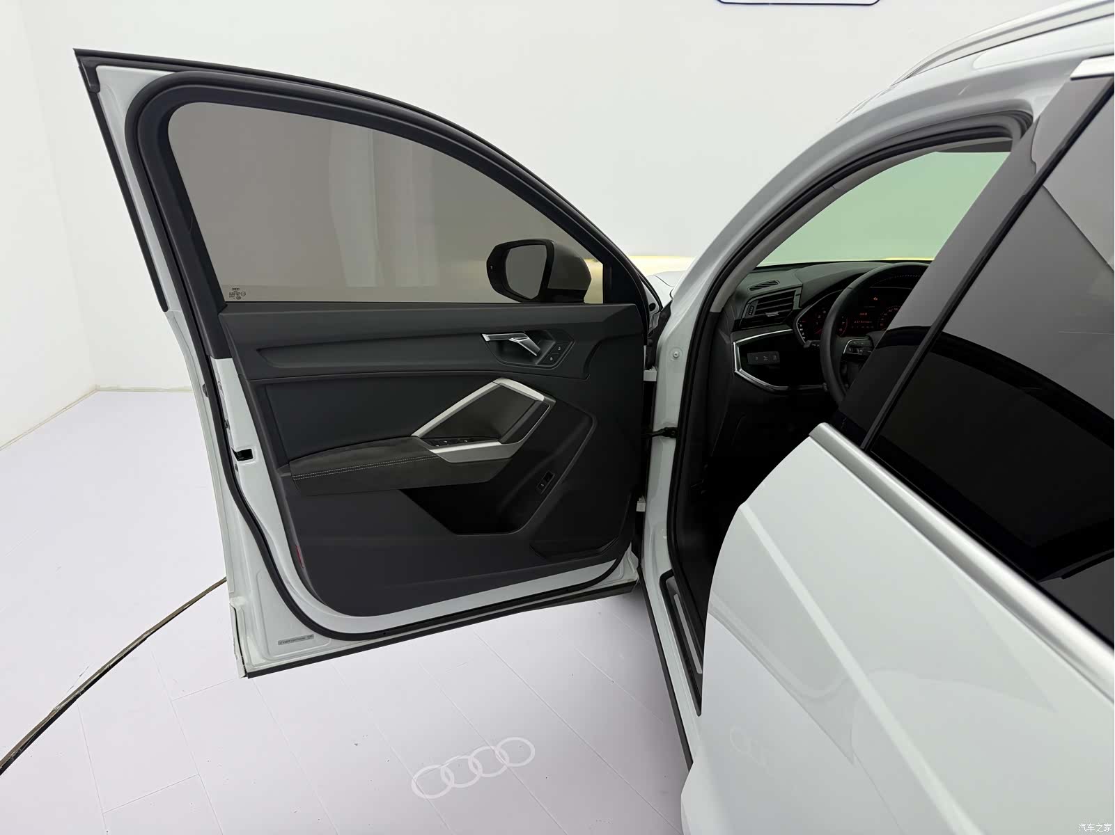 Audi Q3, 2022 23