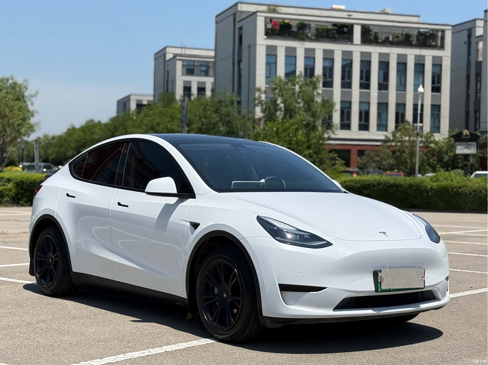 Tesla Model Y, 2023 3