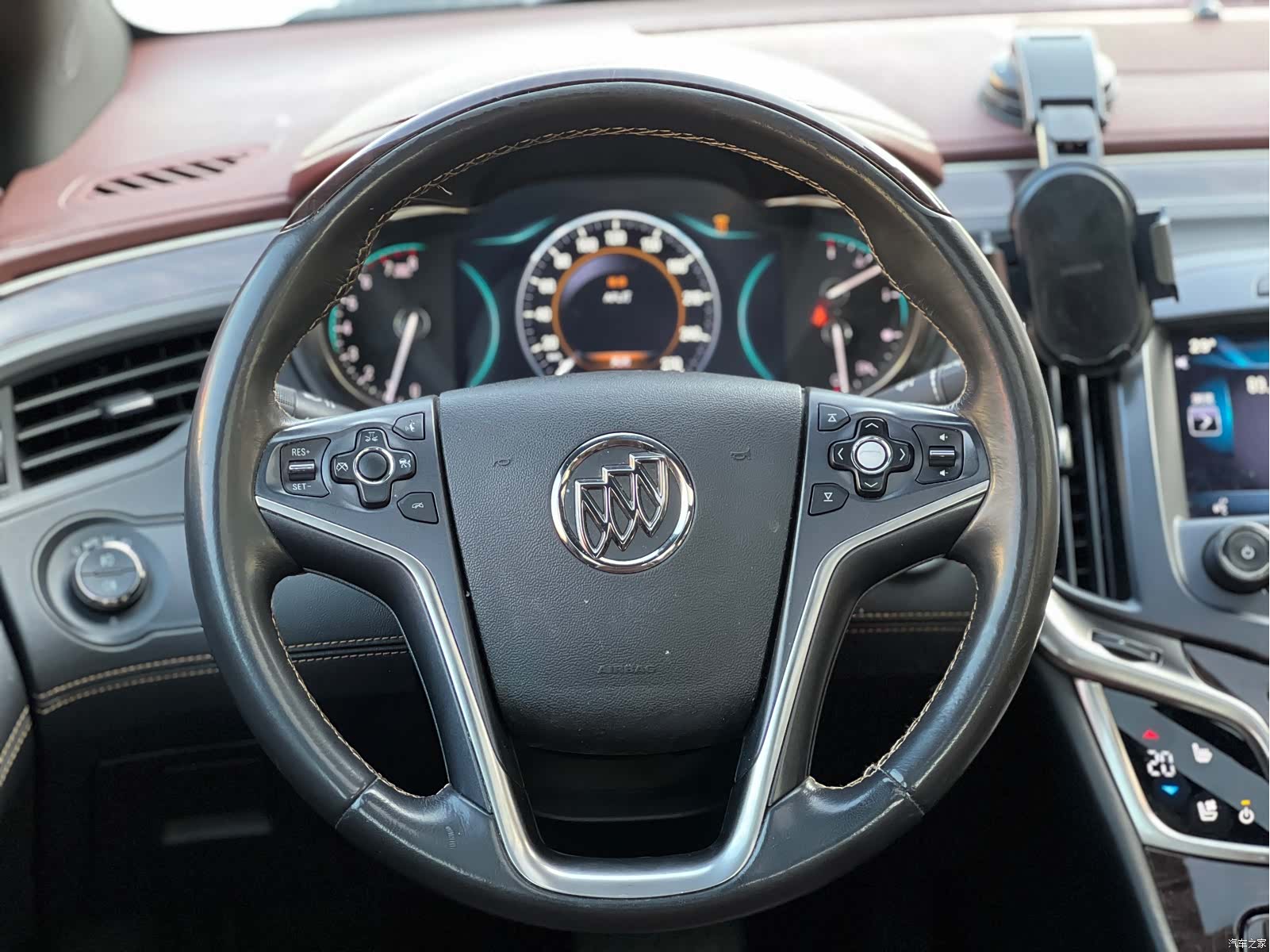 Buick LaCrosse, 2013 13