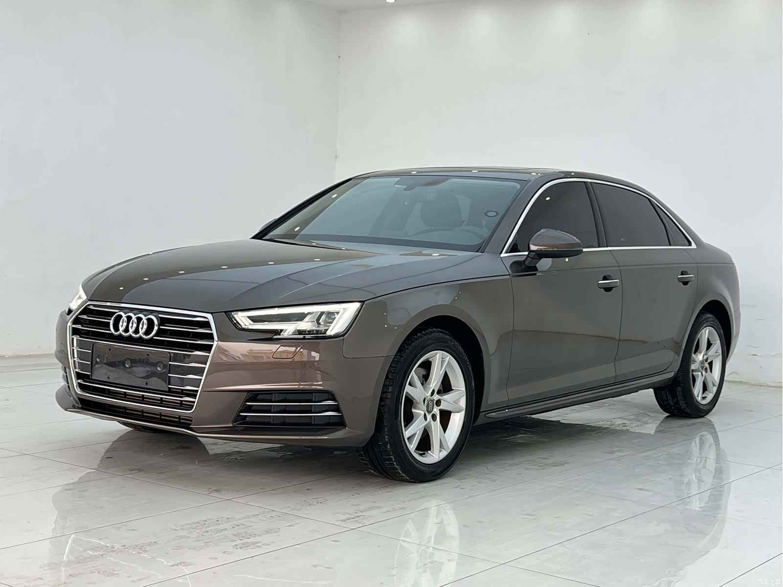 Audi A4L, 2018 3