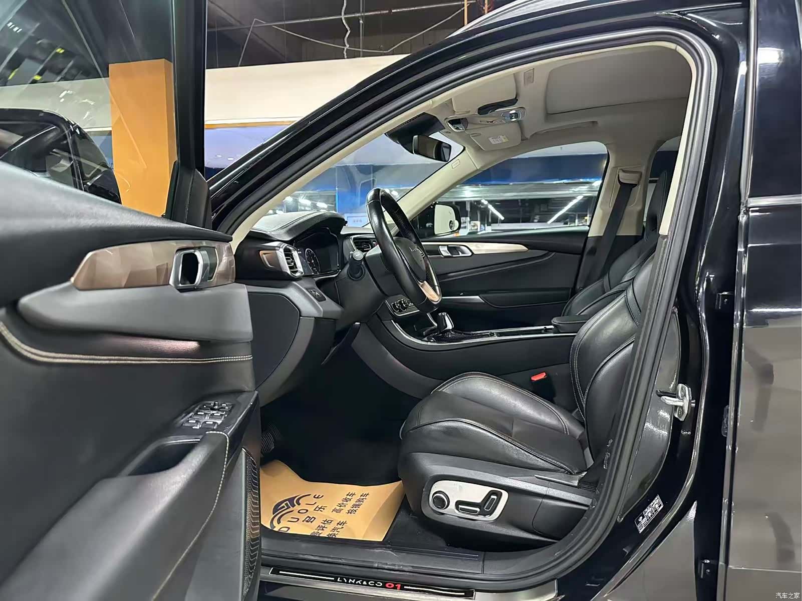 Lynk & Co 01, 2019 все фото