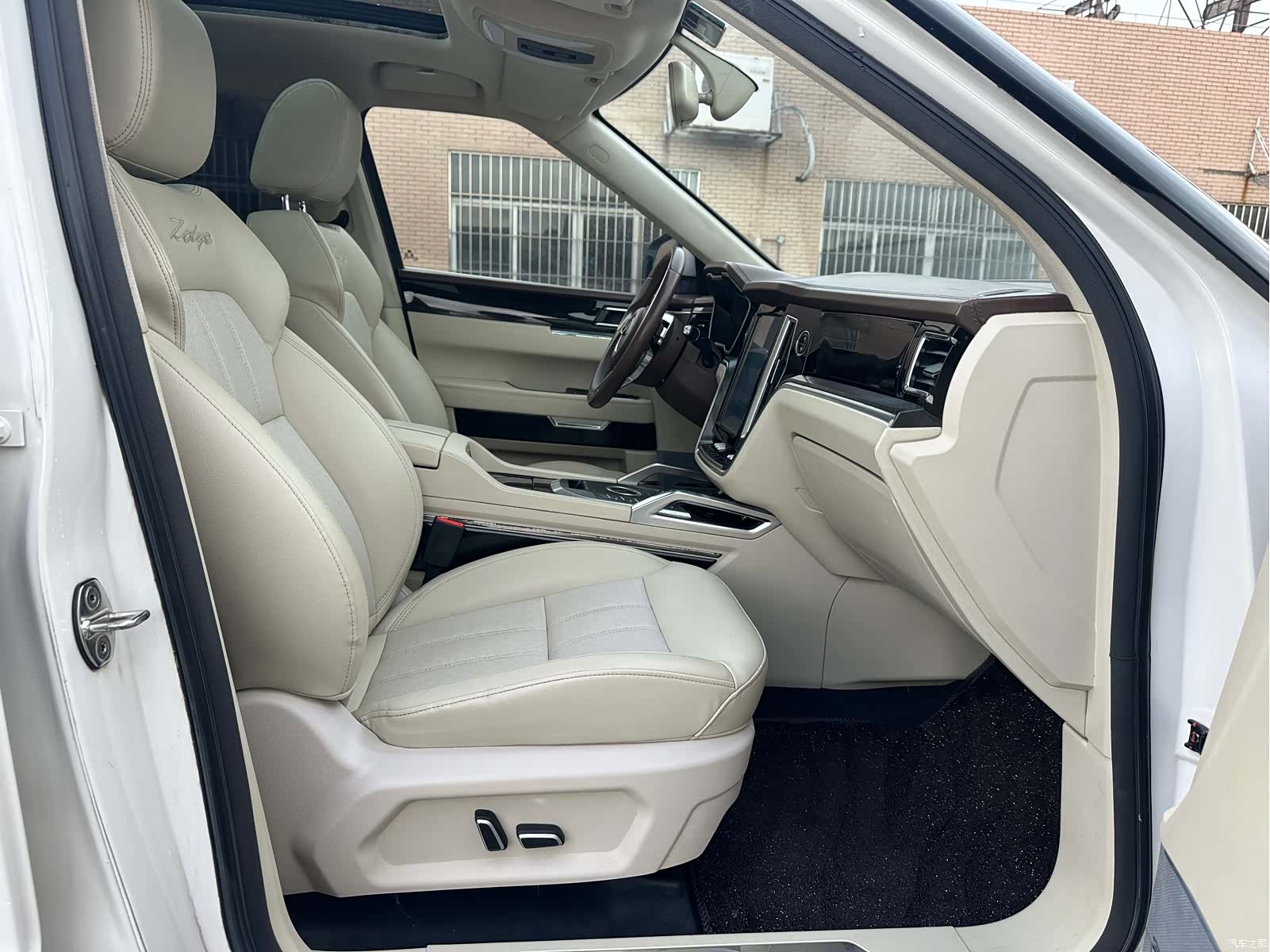 Zotye T700, 2017 12
