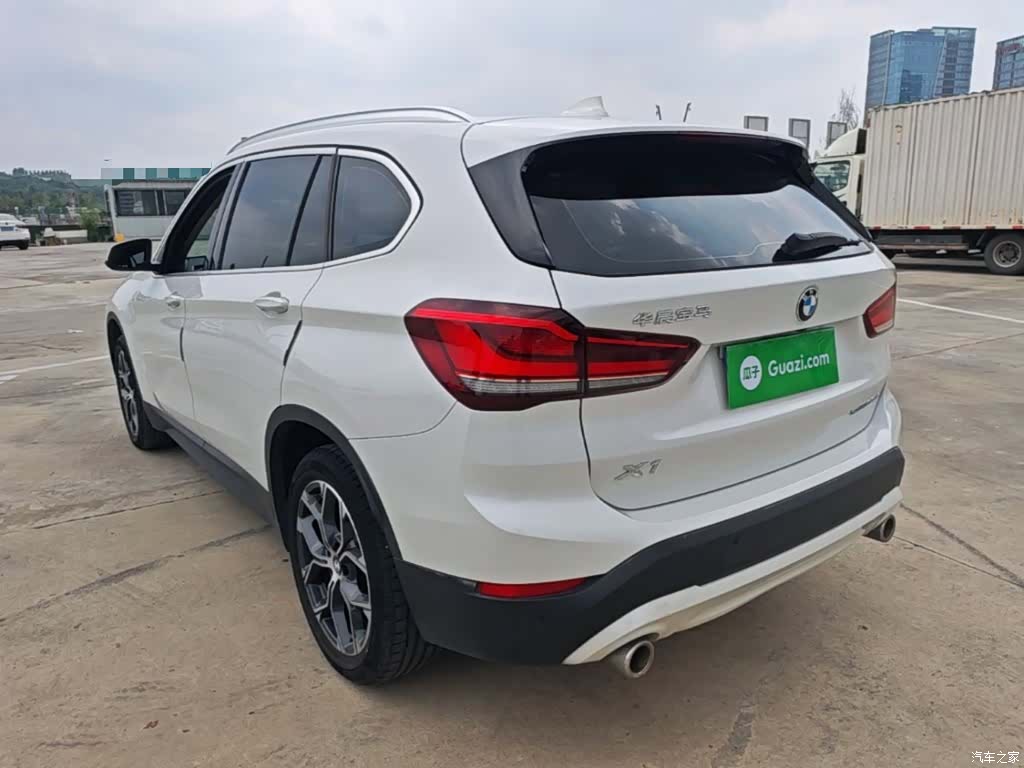 BMW X1, 2021 все фото