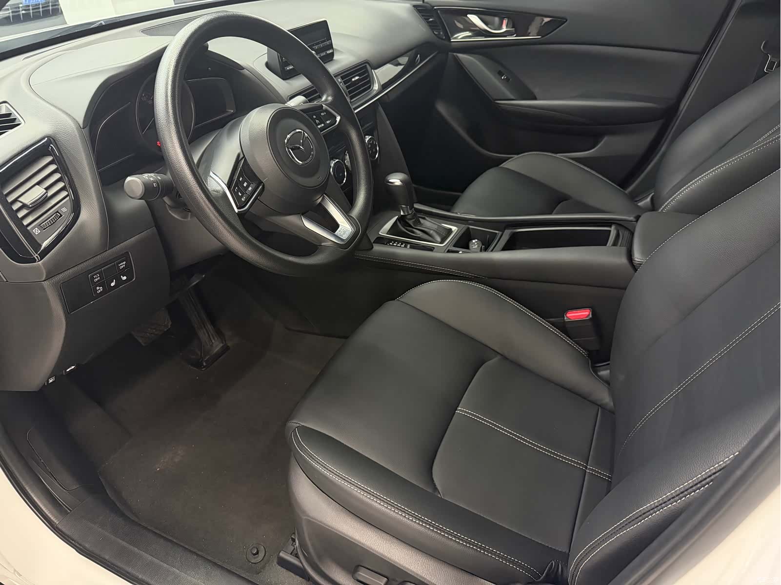 Mazda CX-4, 2023 8