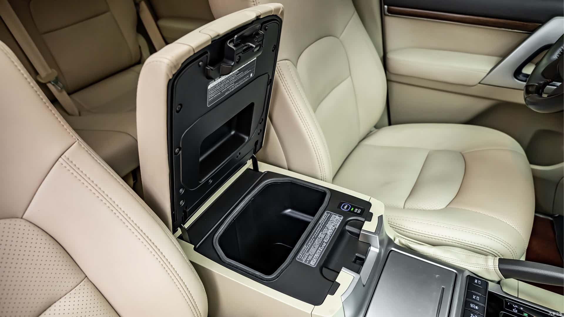 Toyota Land Cruiser, 2019 10