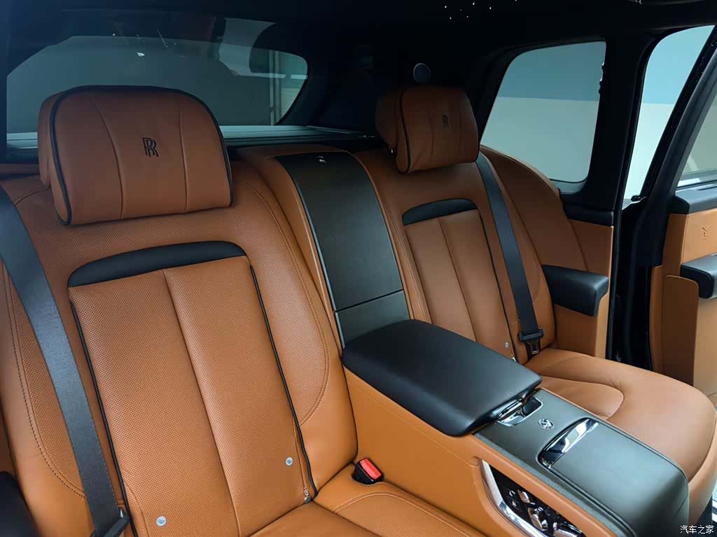 Rolls-Royce Cullinan, 2020 6