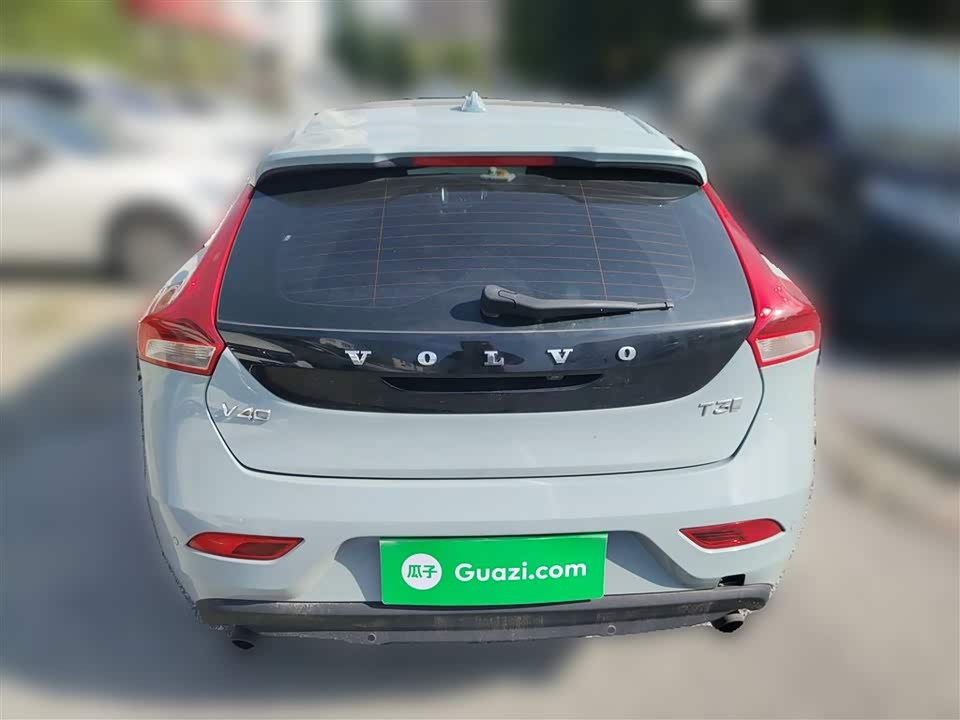 Volvo V40