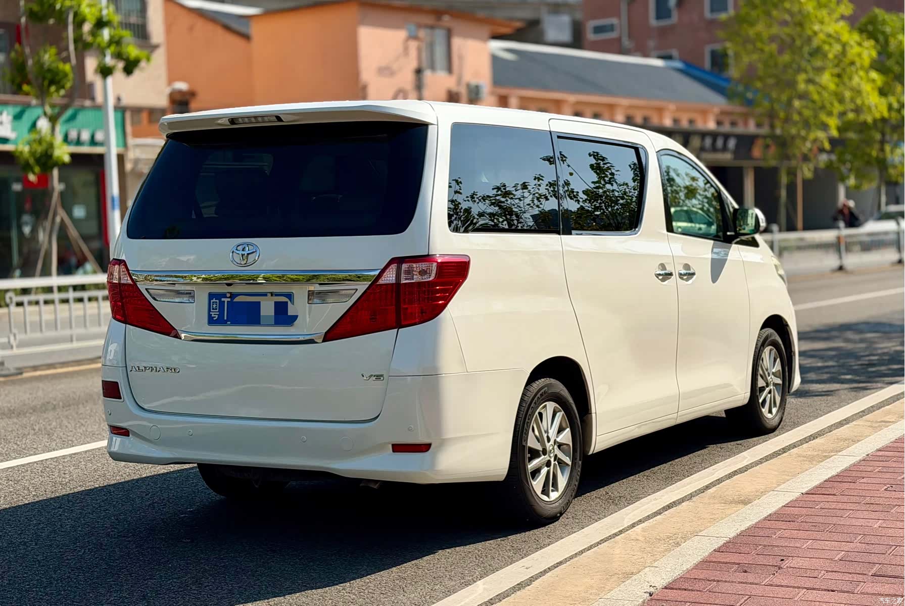 Toyota Alphard, 2012 все фото