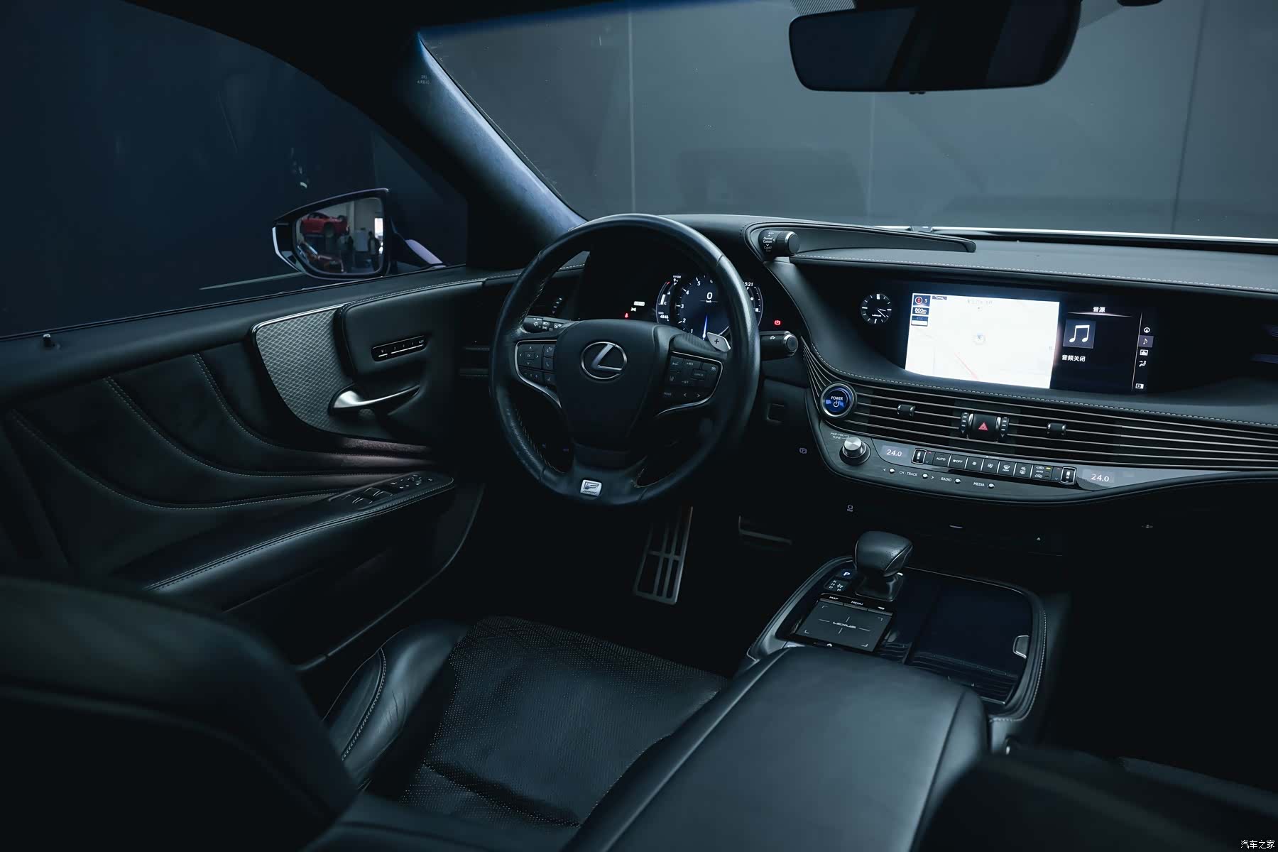 Lexus LS, 2018 10