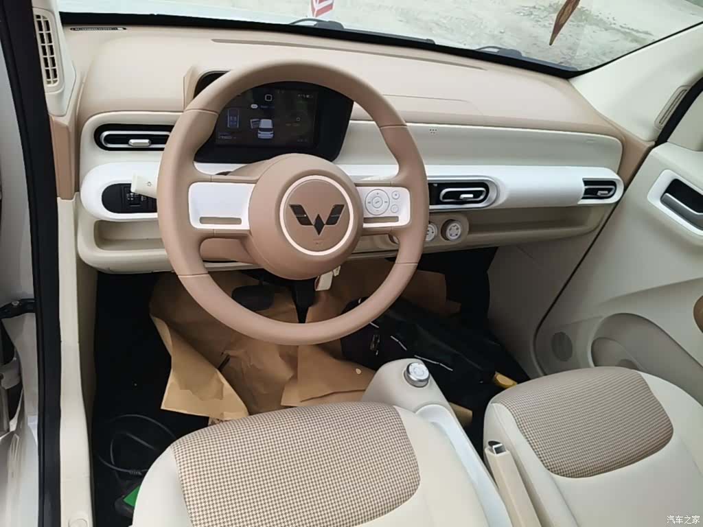 Wuling MINIEV, 2025 10