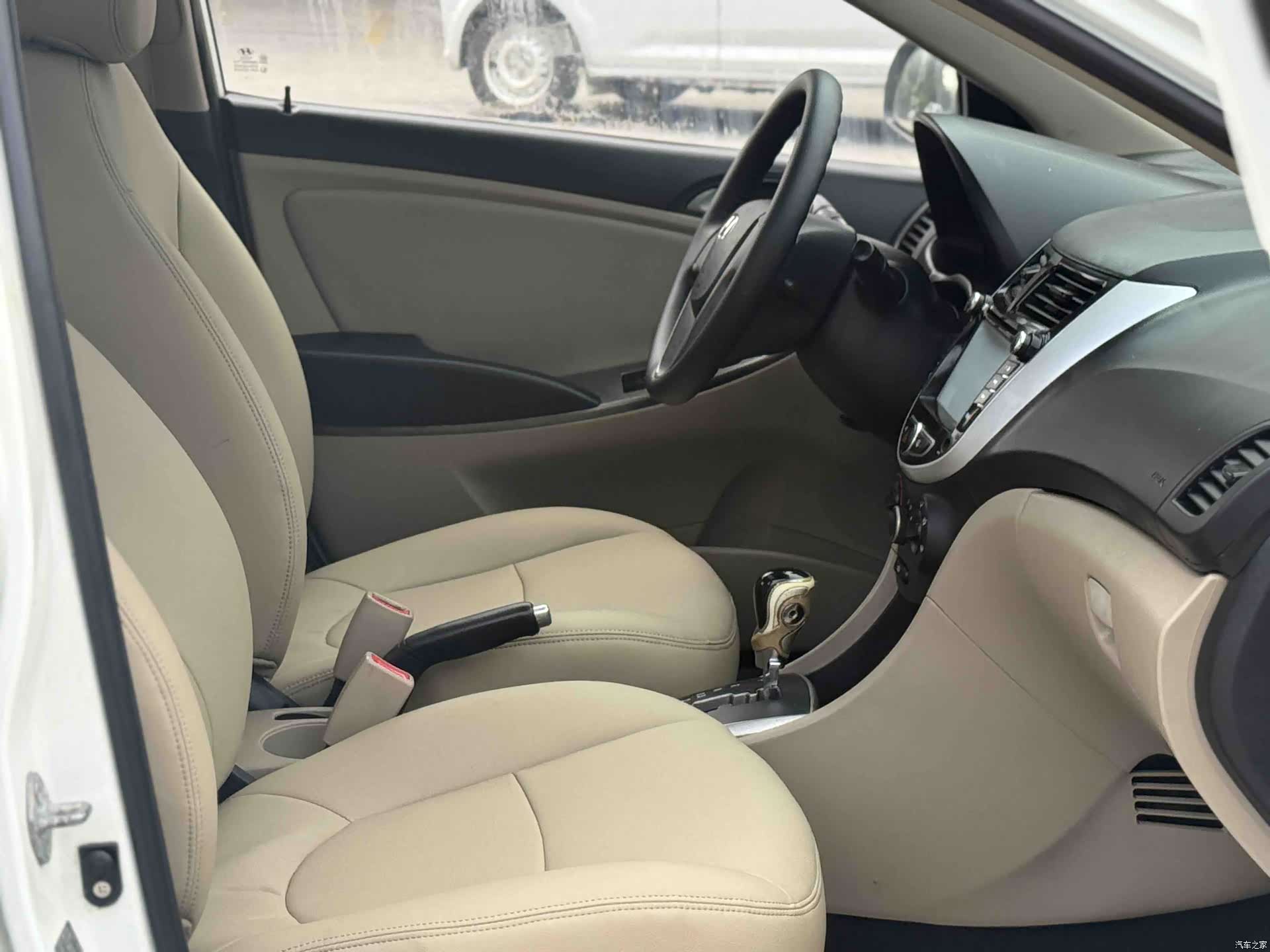 Hyundai GLX, 2014 15