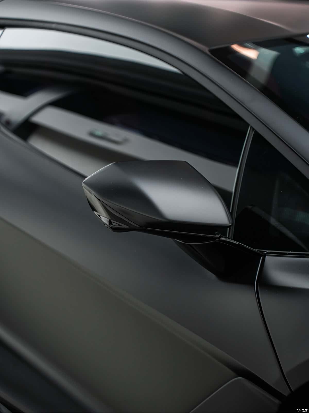 Lamborghini Revuelto, 2025 28