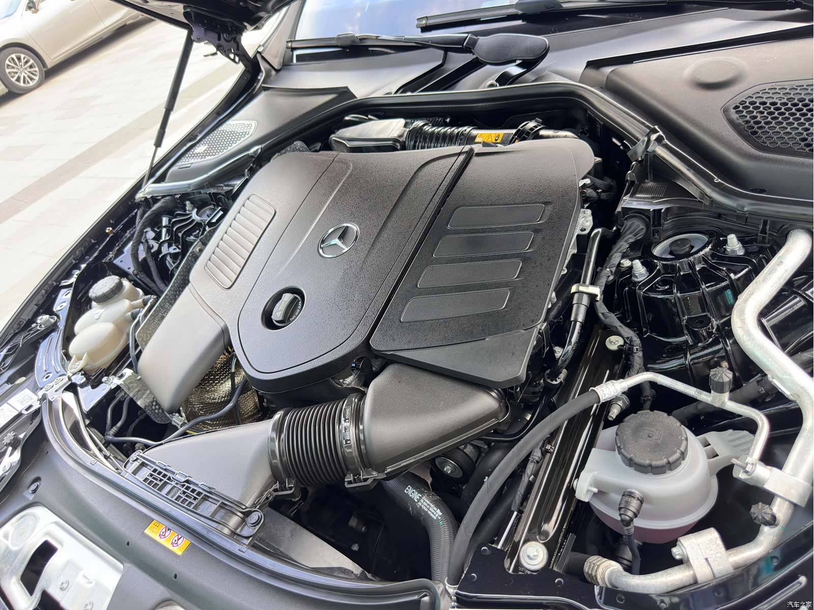 Mercedes-Benz E-Class, 2024 27